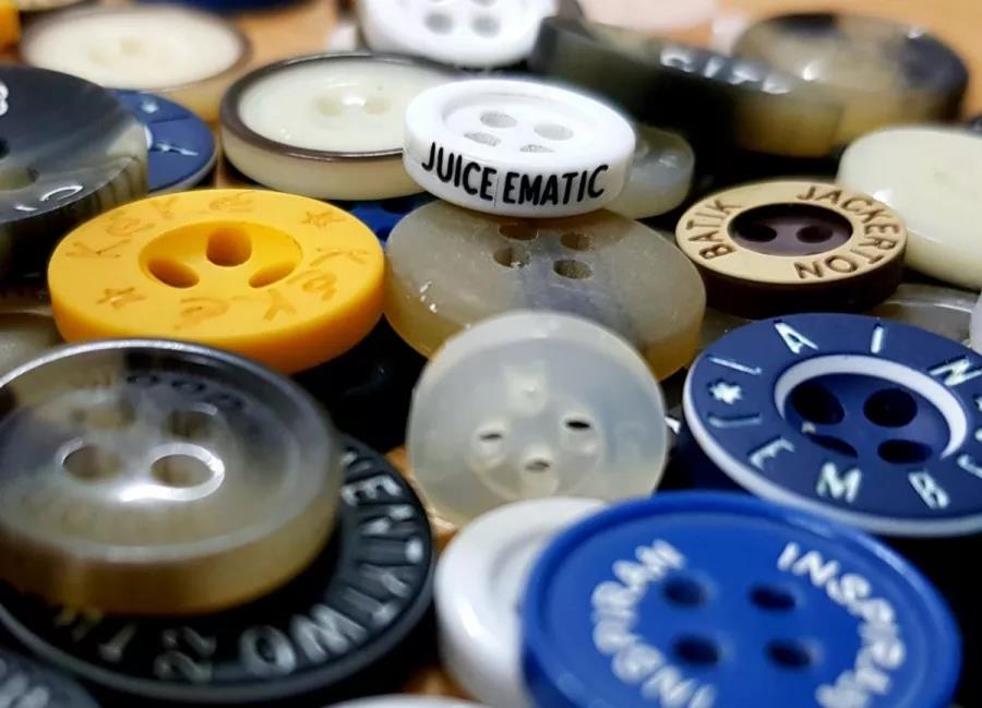 激光雕刻紐扣，給服裝錦上添花