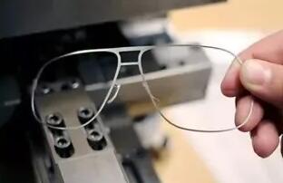 激光切割眼鏡框 讓您的世界更明亮